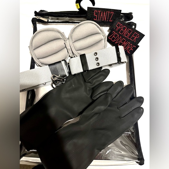 Child Ghostbusters Costume - MED (8) - Picture 8 of 12